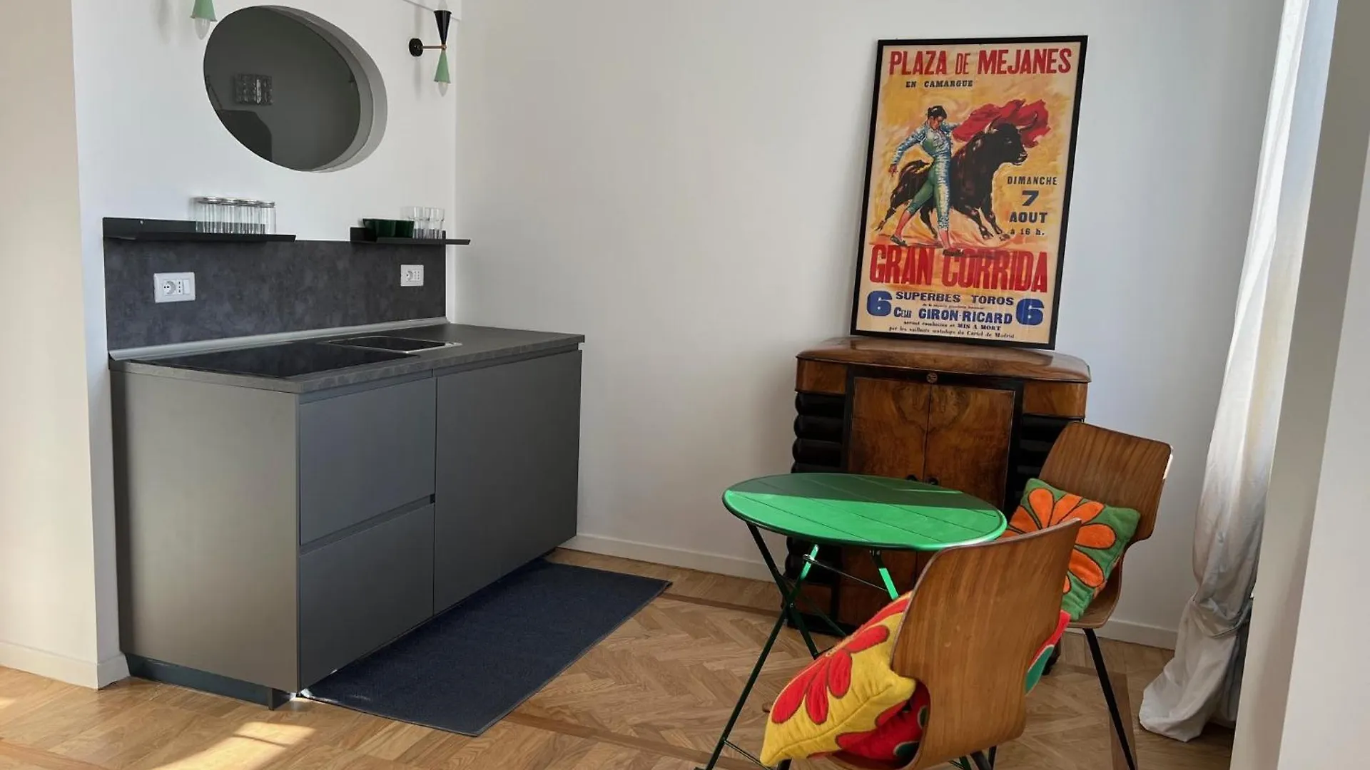 Design Suites In The Heart Of Milan