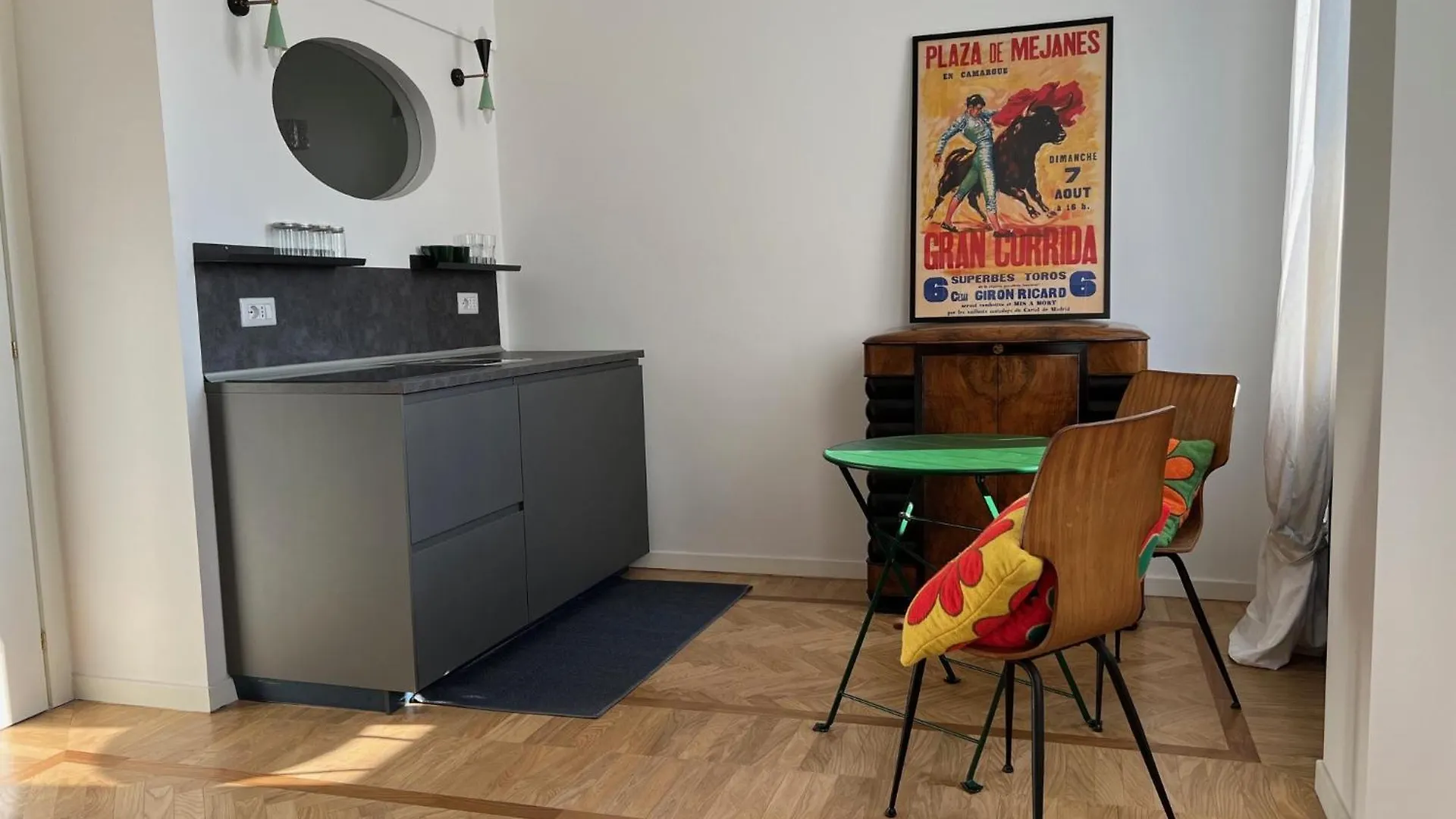 Design Suites In The Heart Of Milan Italy