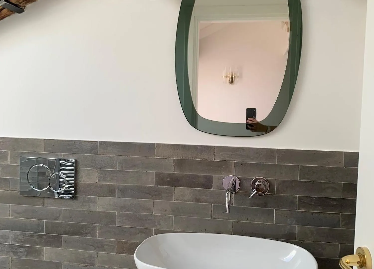 Apartment Design Suites In The Heart Of Milan Italy