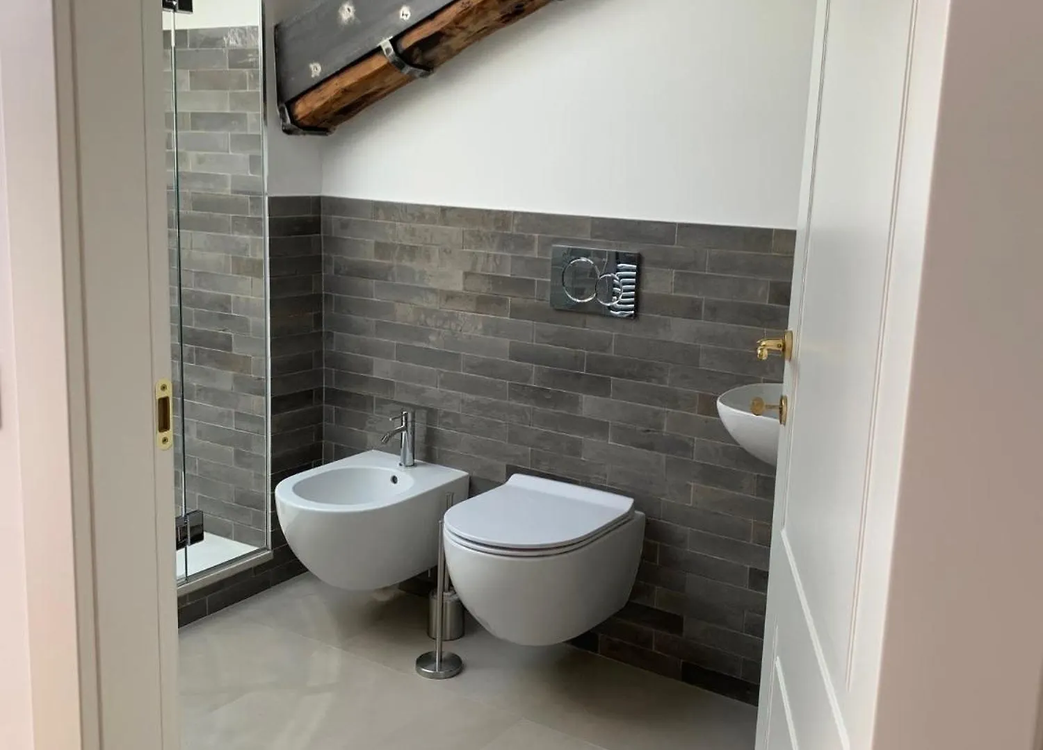 Design Suites In The Heart Of Milan Italy